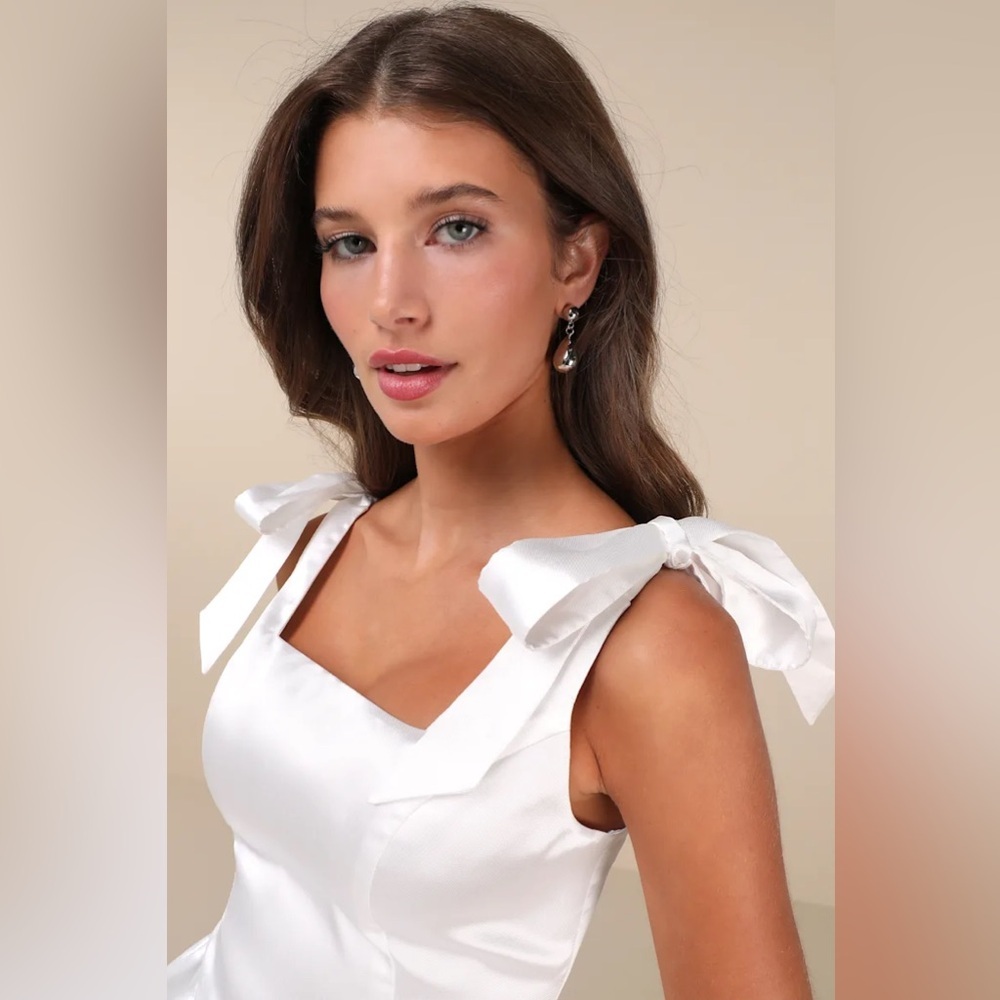 Coquettish White Lace-Up Bustier Top
Lulus - Picture 3 of 8